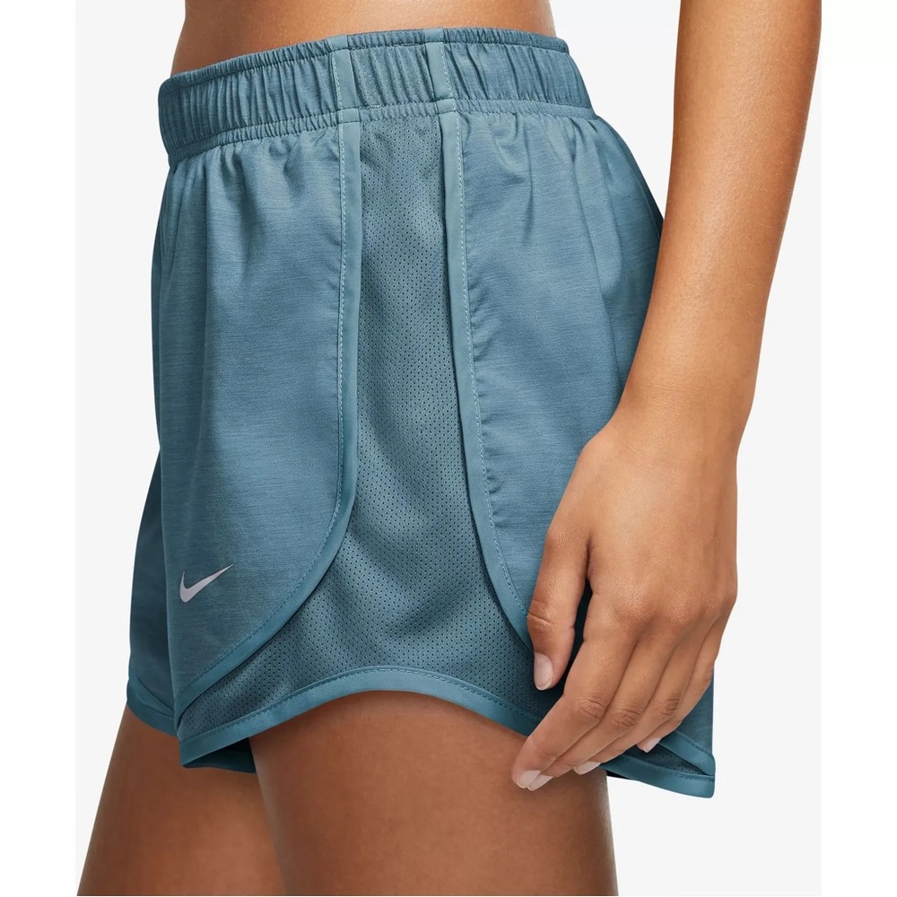 Nike women’s tempo running shorts